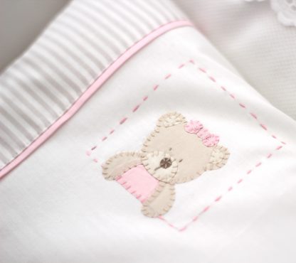 Conjunto de Lençóis de Berço com 3 peças Ursinha Rosa - Image 4