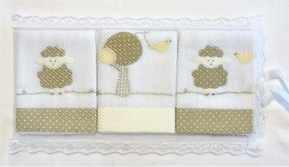 Fraldinha de Boca com 3 peças Ovelhinha - Image 4