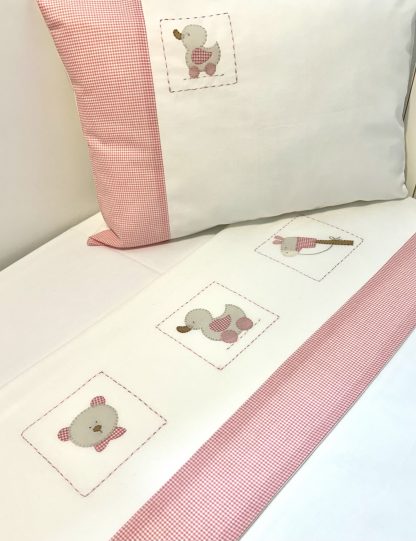 Lençol de Berço com 3 peças Brinquedo Rosa - Image 2