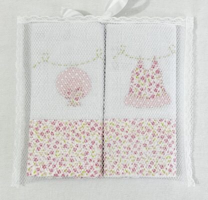 Fraldas de Ombro Roupinha no Varal Rosa - Image 5