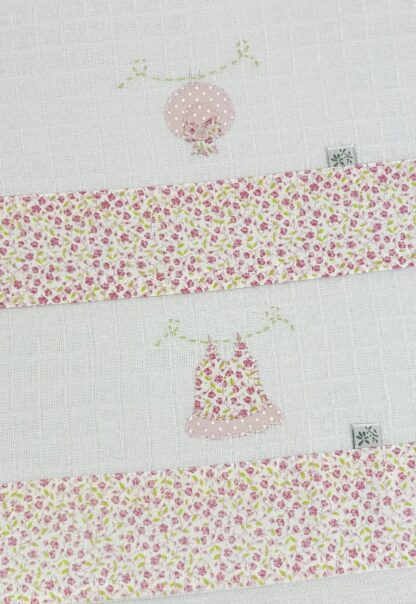 Fraldas de Ombro Roupinha no Varal Rosa - Image 2