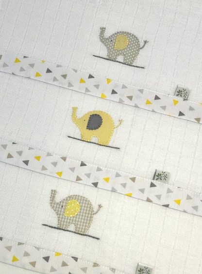 Fraldinhas de Boca Elefante Amarelo - Image 2