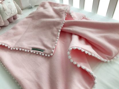 Manta de Soft Rosa com Pompom - Image 3